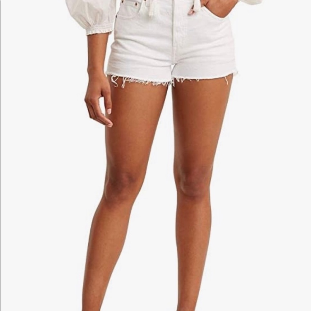 NWT - Levi's 501 high rise white short, size 28
